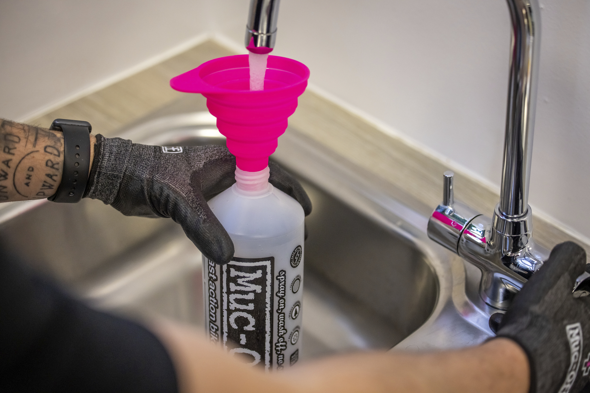 Silikónový lievik MUC-OFF 20343